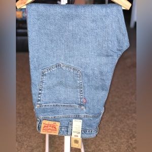NWT Men’s Levi’s 550 Relaxed 48x29 Jeans 48” Waist 29” Length